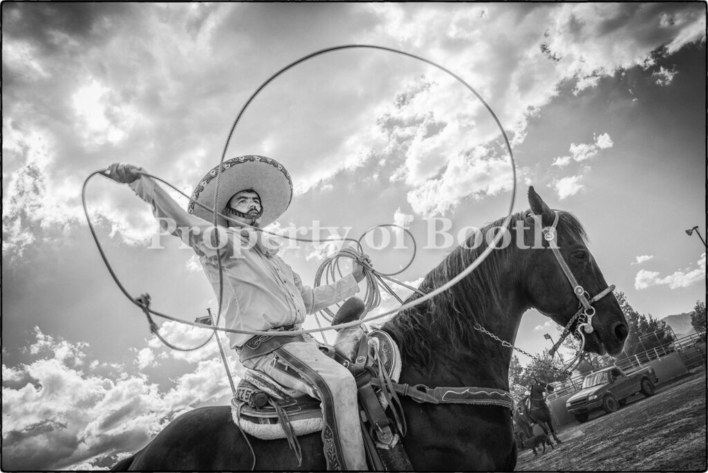 © Antonio Gómez, Truco a Caballo, 2019, Pigment Print, 16" x 20", PH2022.002.007, Gift of the Artist