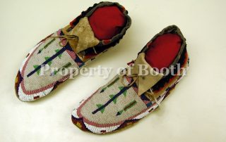 Beaded moccasins, c. 1880, the right shoe: 4 (h) x 3.75 (w) x 10.75" (length) the left shoe: 3.87 (h) x 3.75 (w) x 10.75" (length)